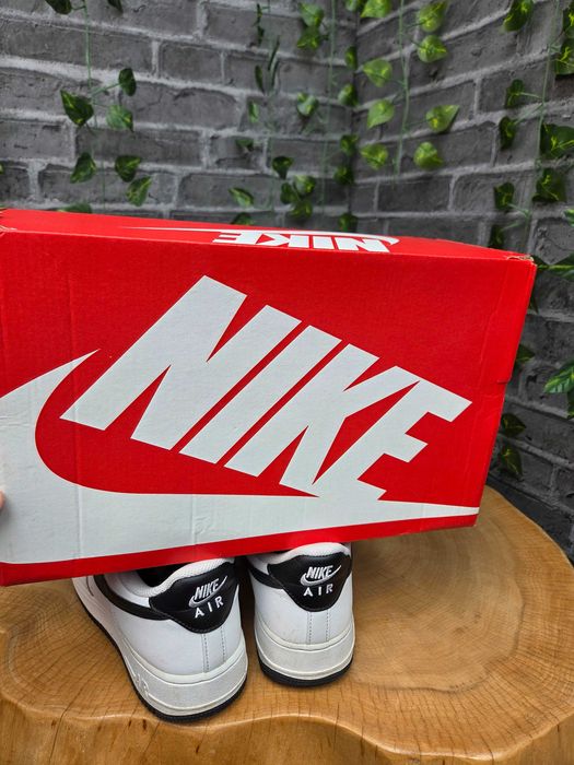 Nike Air Force 1 Low biało-czarne sneakersy adidasy EUR 41 AF1 AirForce 1 adidasy