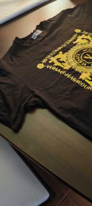 T Shirt Versace Couture original (semi-nova)