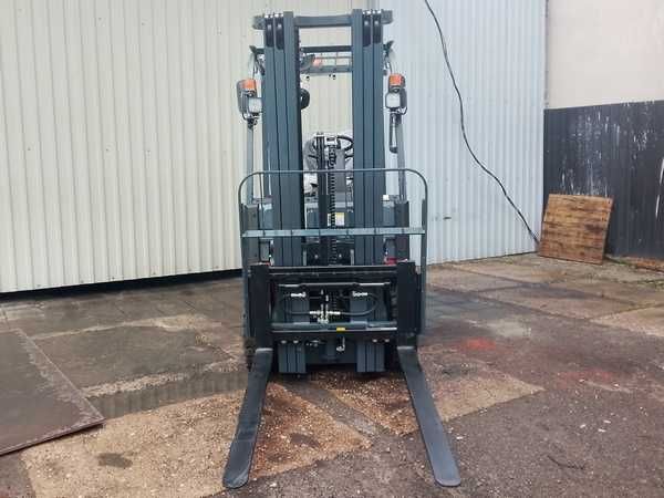 Газ-бензиновий навантажувач HELI серії H3 CPQD15RC2H, автонавантажувач