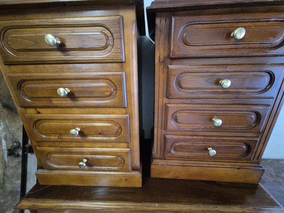 Cómoda + 2 mesinhas cabeceira