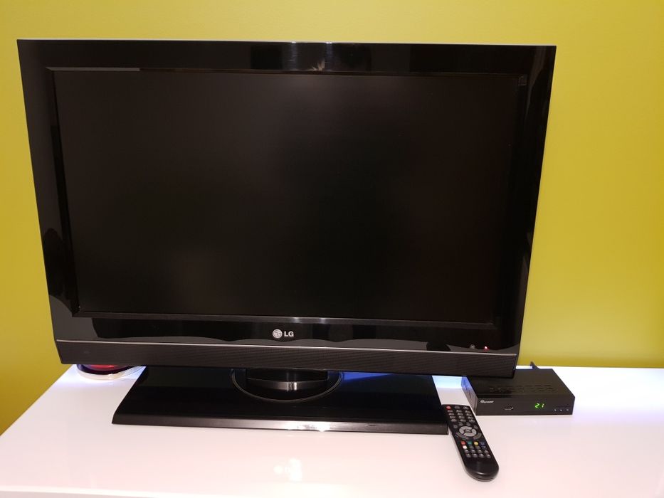 Sprzedam telewizor LĢ 32 cali plus dekoder do telewizji naziemnej