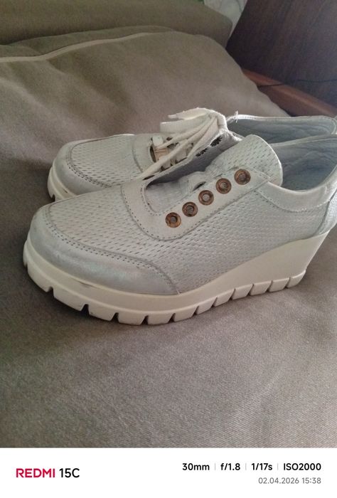 Взуття жіноче дихаюче