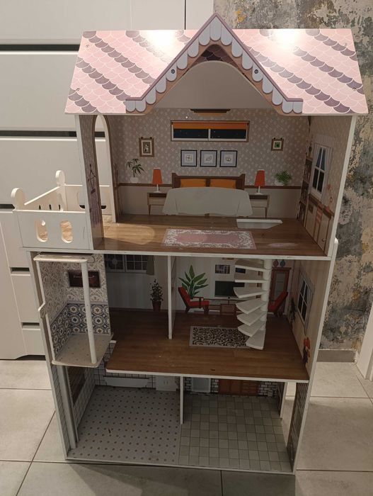 Sprzedam domek dla lalek 100 zł