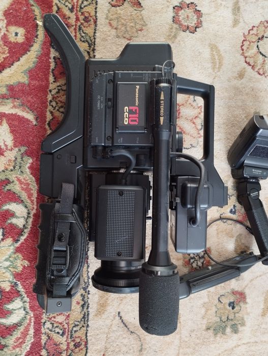 Stara analogowa kamera Panasonic F10 CCD  stan bdb