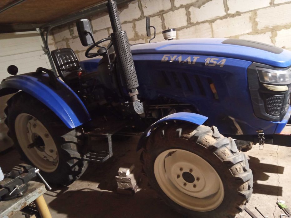 Трактор Булат 454