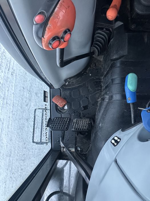 Ciągnik sadowniczy New Holland T4030N  TUZ  EHR