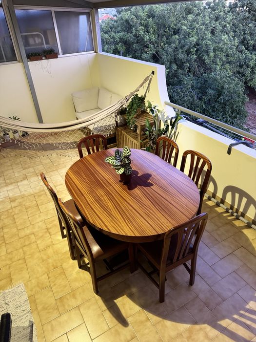 Mesa de Jantar Extensível + 6 Cadeiras