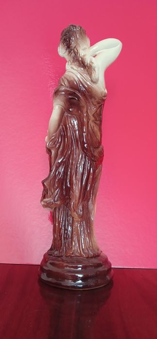 Статуетка дівчини 52 см