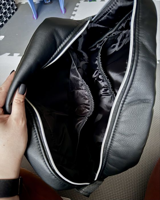 Pojemna, duża torba do wózka. Czarna z brokatem.