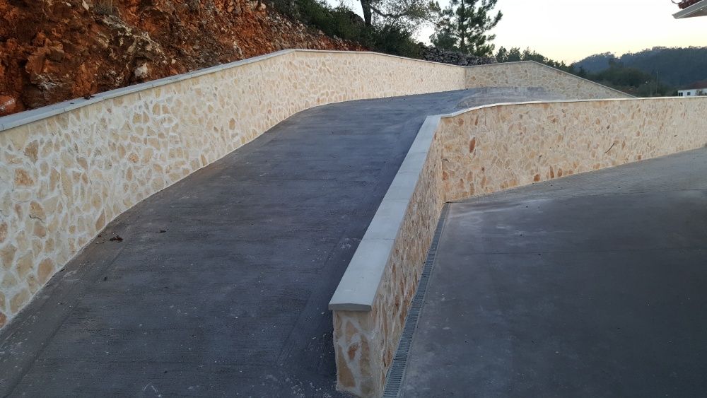 Gaviões, laje de pedra rustica