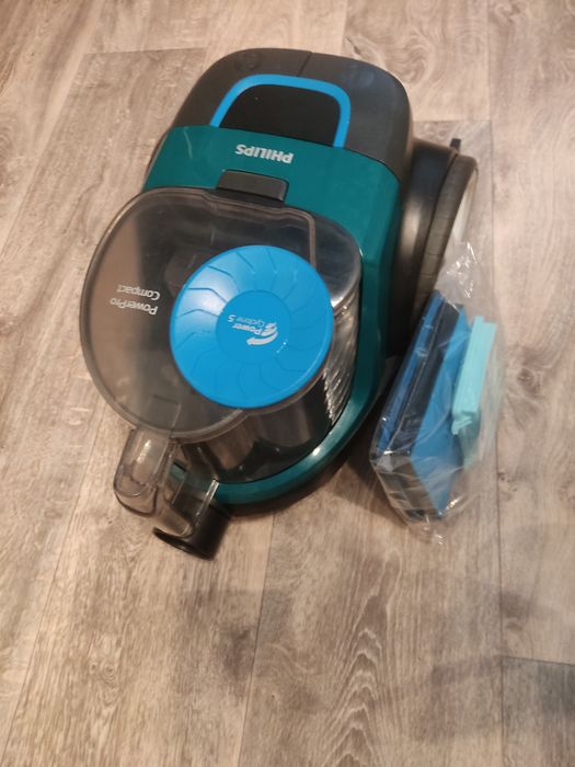 Пылесос Philips . С контейнером