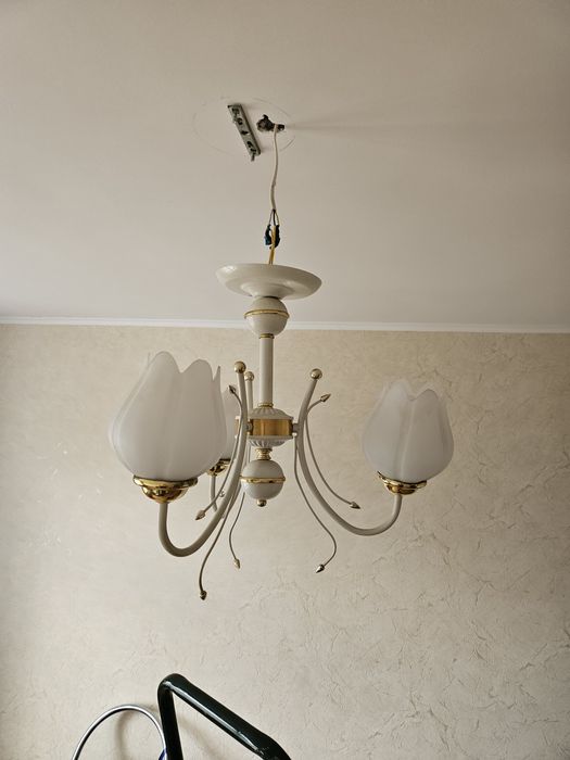 Люстра на 3 плафона