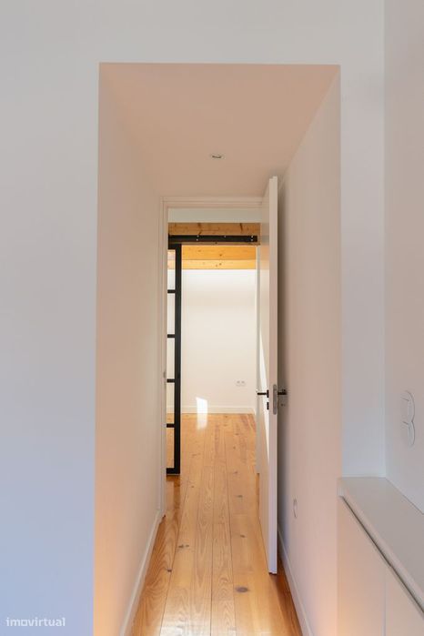 T2+1 moderno com varanda, elevador e ar condicionado