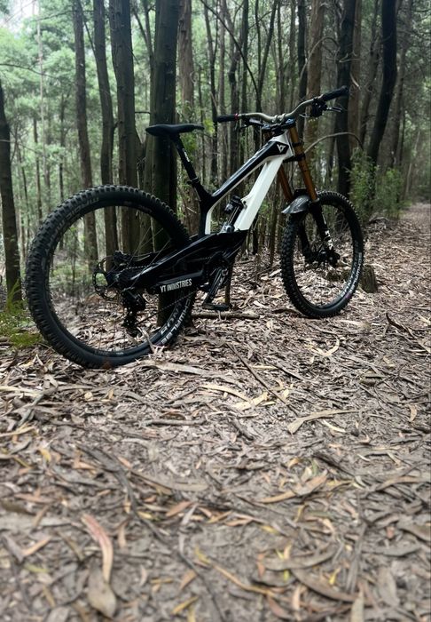 YT TUES CF PRO