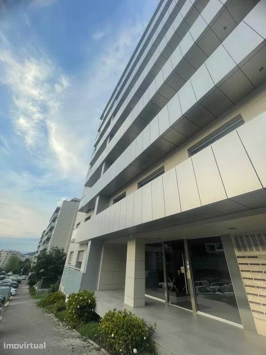 Arrenda-se T3 Fraião Braga