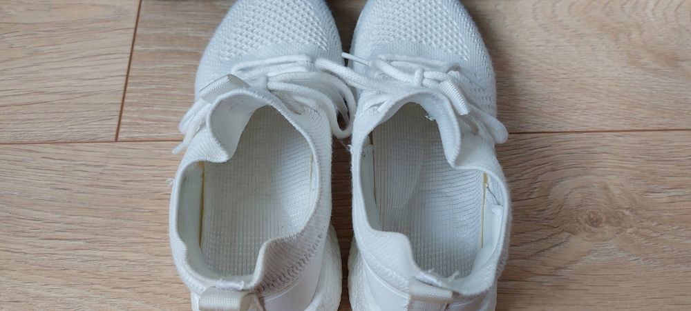 R. 32 - Buty sportowe adidasy sneakersy CCC Sprandi