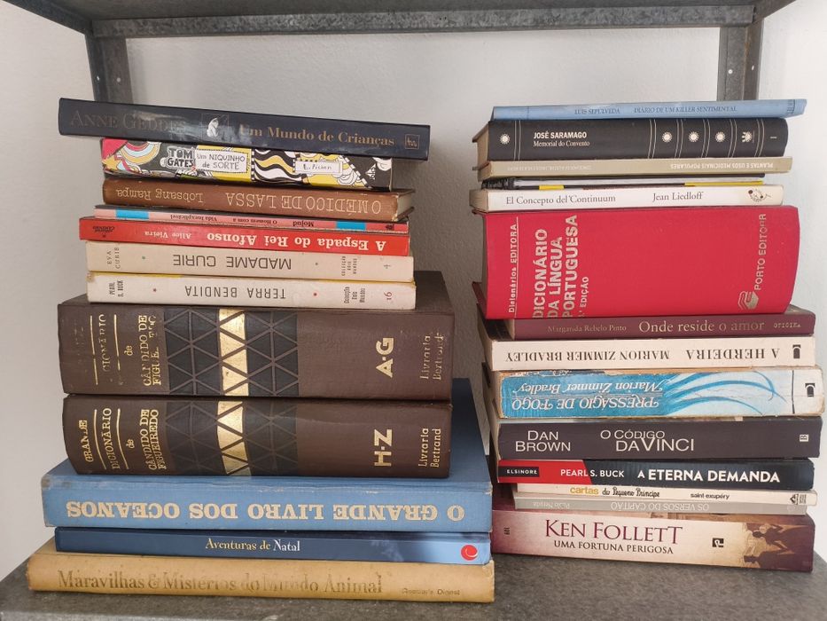 Vários livros para desocupar