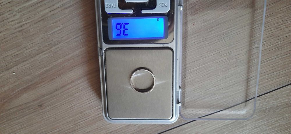 Pierścionek obrączka białe złoto 18-karatów GUCCI