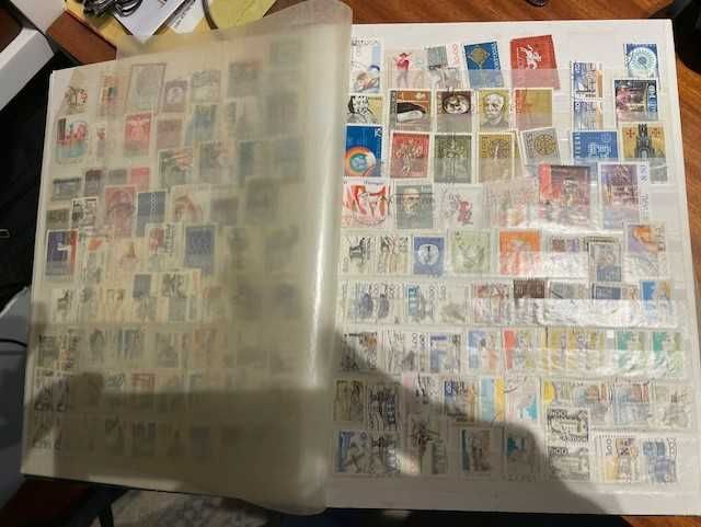 Selos de todo o Mundo, Lote de 100, com 10 ou mais países diferentes