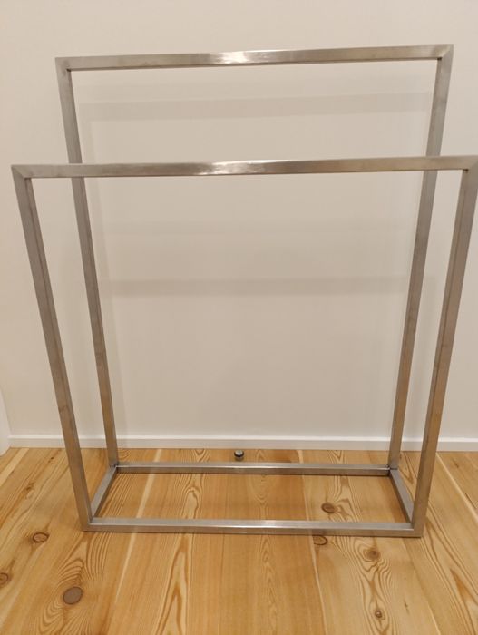 Toalheiro em inox novo