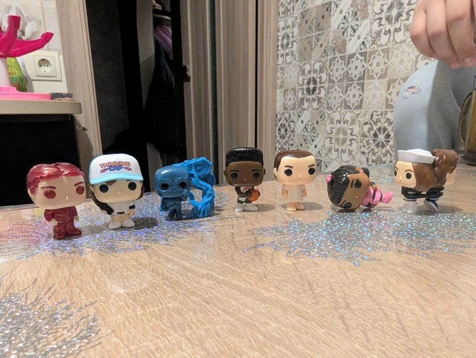 Обмін фігурок Кіндер Джой "дивні дива"