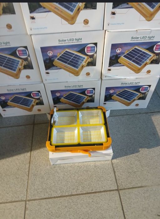 solar led light — вуличний ліхтар на сонячній батареї