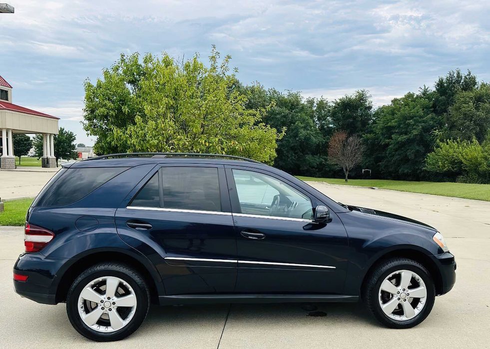 Mercedes-Benz M-Class ML 350 4MATIC      2011