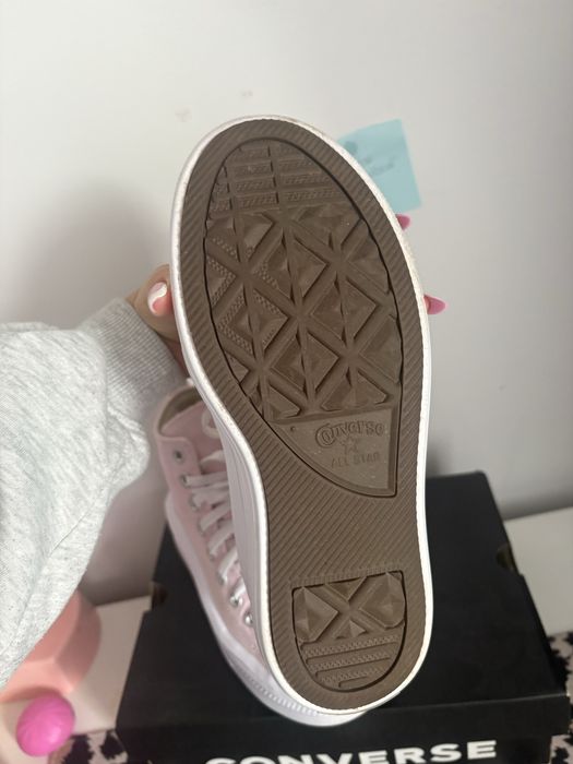 Converse na platformie