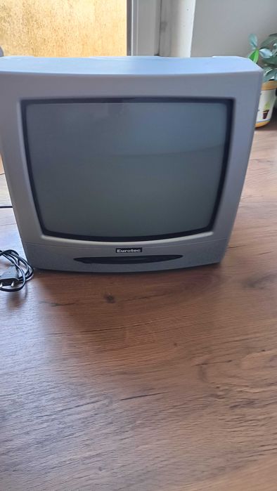 TV pequena como nova com ecrâ de 36 cm