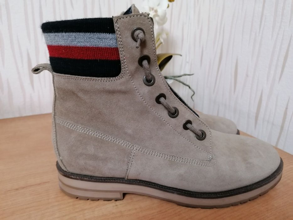 Tommy Hilfiger botki sztyblety Beżowe 40