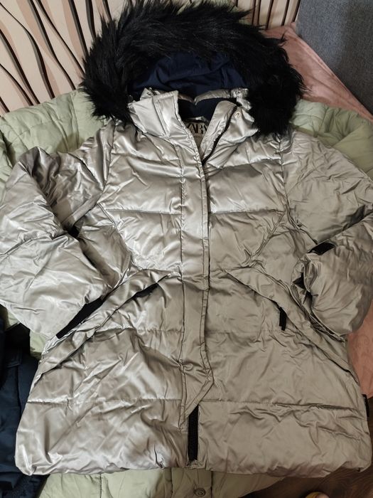 Куртки Zara 140,152 розмір