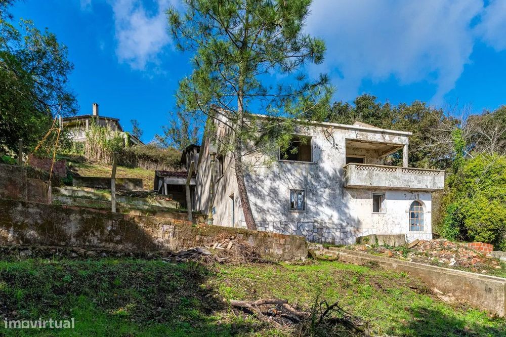 Oportunidade Única na Venda do Pinheiro para Remodelação Total