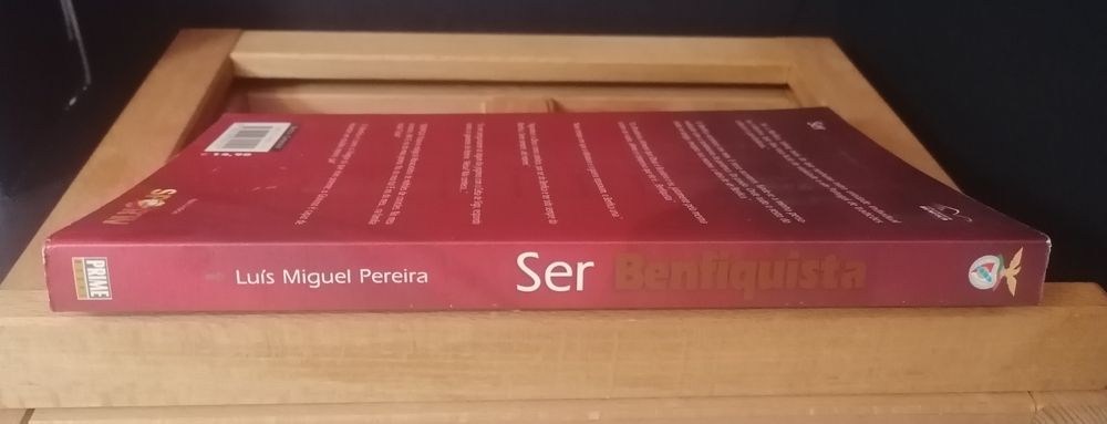 Livro Ser Benfiquista, memória 100 anos, dediicado Mikios Fehér
Livro