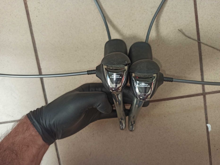 Klamkomanetki szosowe 3x9 Shimano Tiagra ST-4500 prawa lewa