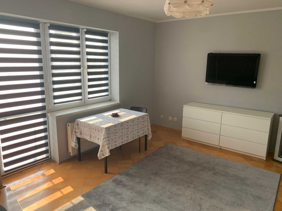 Przytulne 2 pokoje, balkon, parking, blisko centrum - Widok 2
