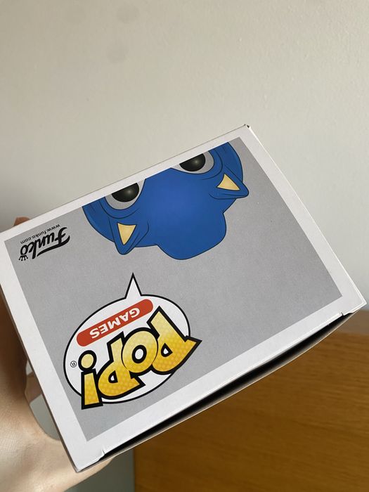 Funko Pop sonic the hedgehog with emerald 284 vinil figure