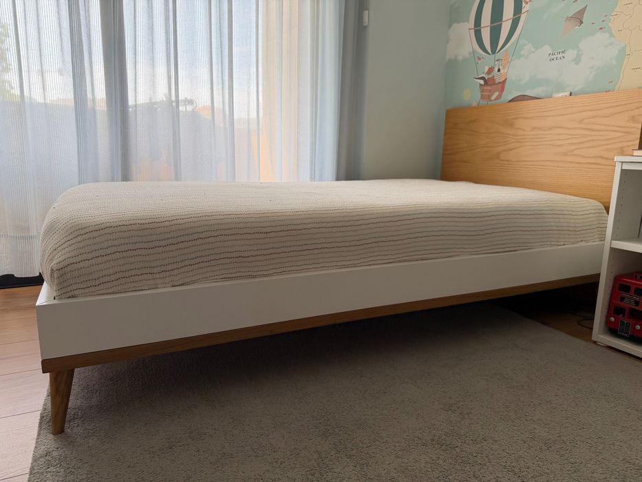 Cama e colchão 190x100cm