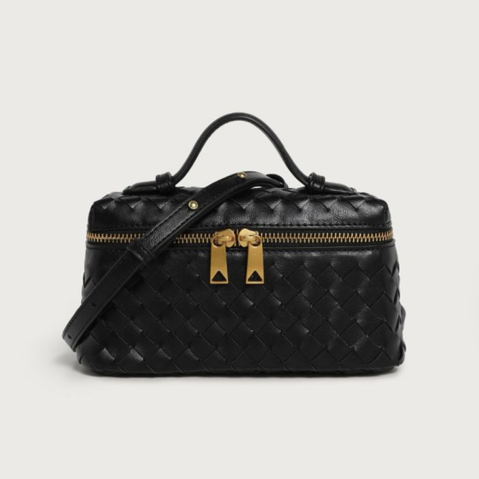 Жіноча сумка через плече з плетеної екошкіри