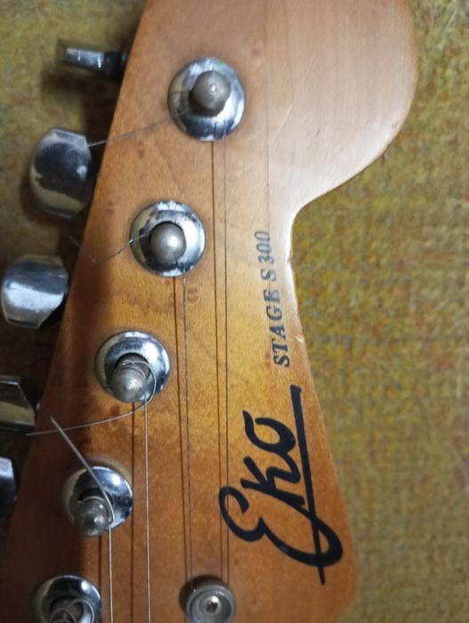 Guitarra eko antiga