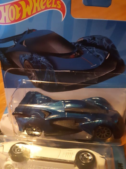 Samochodzik Hot Wheels McLaren Solus GT Blue 2024