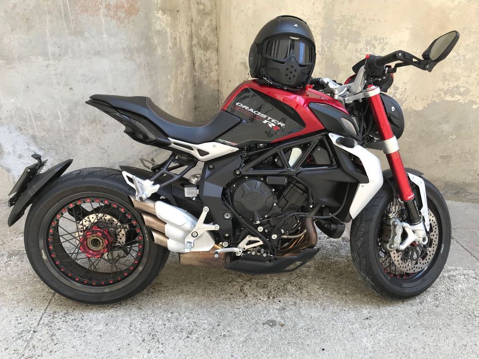 MV Agusta Dragster 800 RR (140 cv)