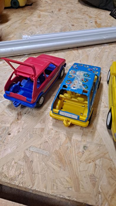 Pojazdy marki Wader dwa golfy