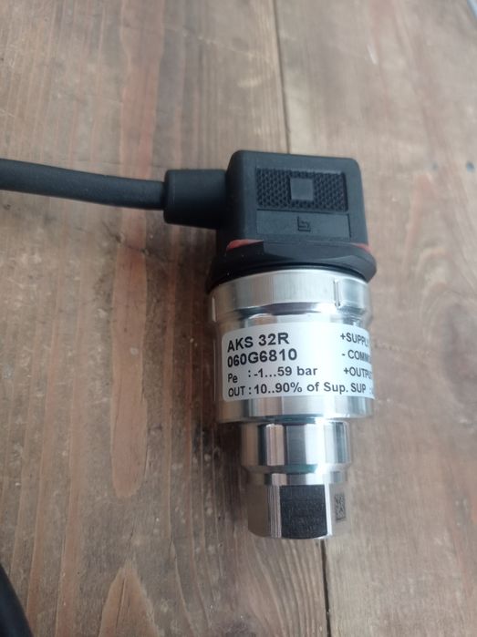 Czujnik ciśnienia Danfoss AKS 32R - 060G6810