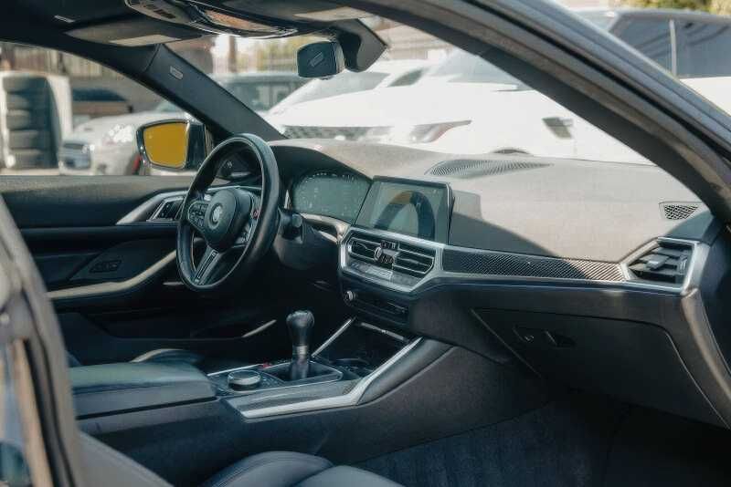 2021    BMW    M4