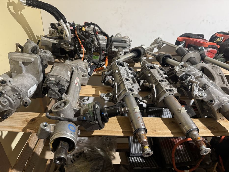 Рульові рейки рульові кардани теплові насоси і хітери салону