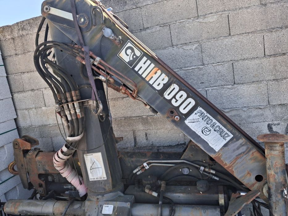 Várias gruas Hiab 060