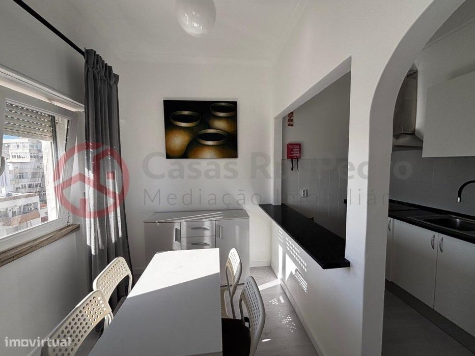 Apartamento T1 com parqueamento e elevador no centro da Costa da Ca...