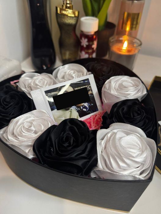 Caixa de rosas de cetim