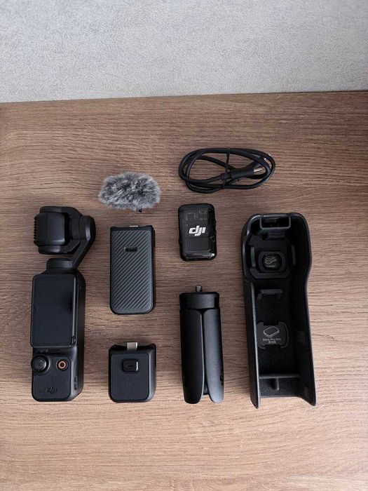 Екшн-камера DJI Osmo Pocket 3 Creator Combo