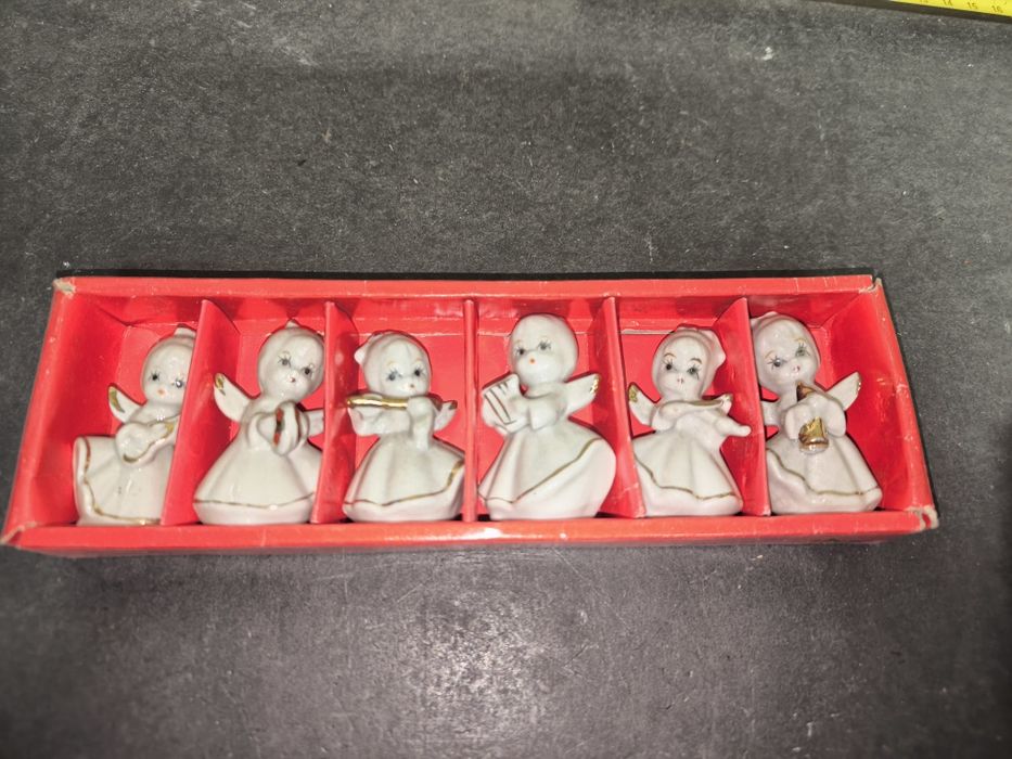 Conjunto 6 Anjos Musica Porcelana.
Conjunto de seis anjos em porcelana